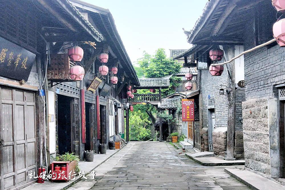 女孩离家出走，“尔滨”乘警耐心劝回家